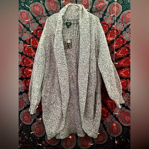 Brand New! Roots Cardigan, got as a present just doesn’t fit as I would like.